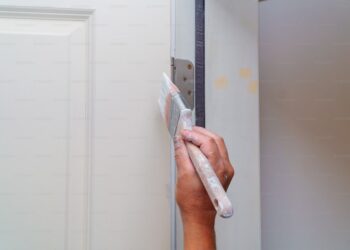 Assessing Damaged Bathroom Doors Repair: Practical Approaches
